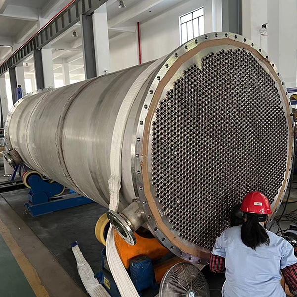 688平降膜蒸發(fā)器